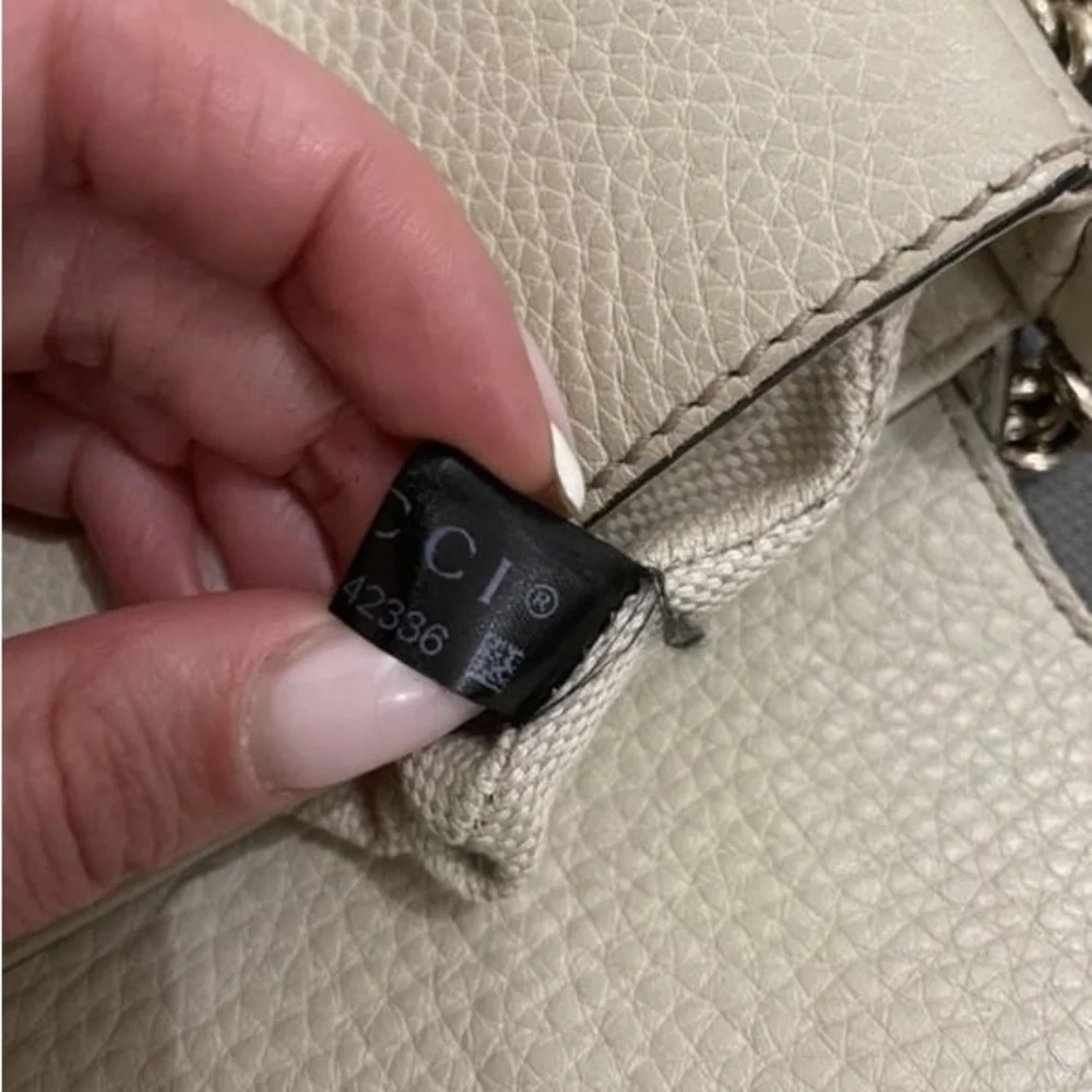 GUCCI ivory leather SMALL SOHO FLAP Shoulder Bag - Picture 6 of 9